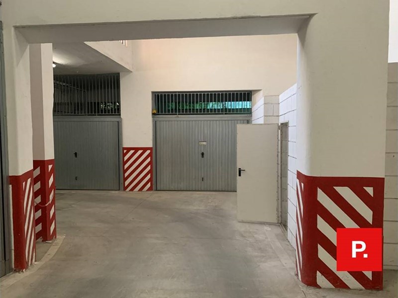 Box in Vendita a Caserta, 130'000€, 110 m²