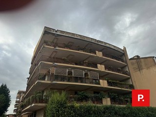 Appartamento in Vendita a Caserta, 490'000€, 170 m²
