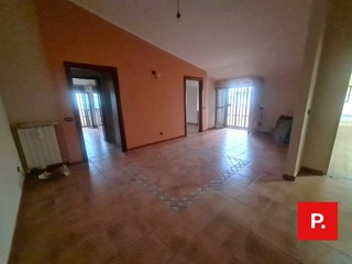 Quadrilocale in Affitto a San Nicola la Strada, 750€, 100 m²