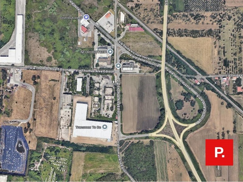 Capannone in Vendita a Caserta, 1'280'000€, 1000 m²