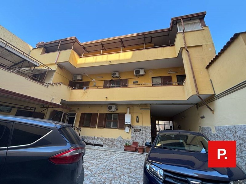 Casa Indipendente in Vendita a Caserta, 380'000€, 330 m²