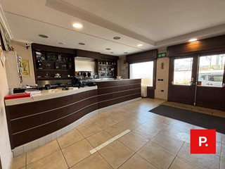 Attività commerciale in Vendita a Caserta, 60'000€, 200 m²