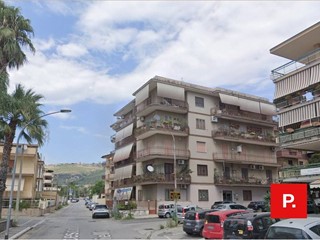 Ufficio in Affitto a Caserta, 600€, 80 m²