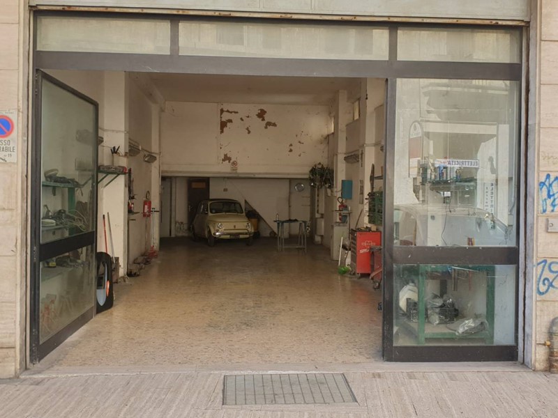 Immobile commerciale in Vendita a Ascoli Piceno, 190'000€, 130 m²