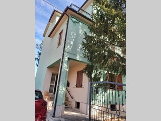 Appartamento in Vendita a Ascoli Piceno, 95'000€, 103 m²
