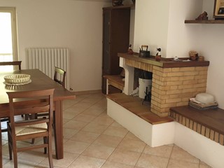 Appartamento in Vendita a Roccafluvione, 67'000€, 110 m²