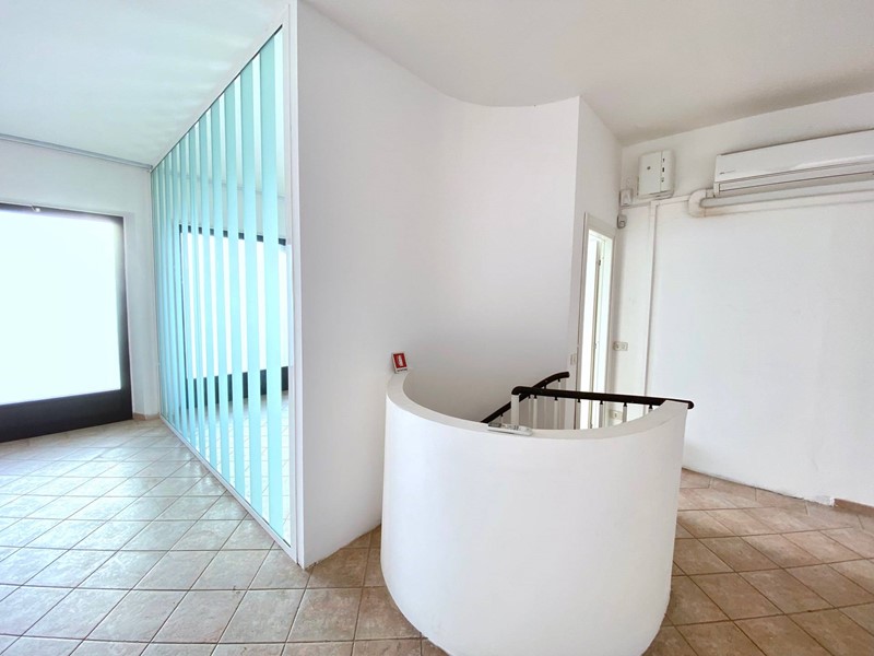 Immobile commerciale in Vendita a Forte dei Marmi, 550'000€, 97 m²