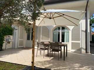 Casa Semi Indipendente in Affitto a Forte dei Marmi, 15'000€, 140 m², con Box