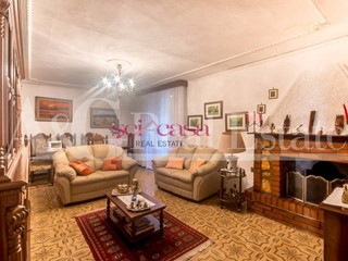 Appartamento in Vendita a Grosseto, 160'000€, 265 m²