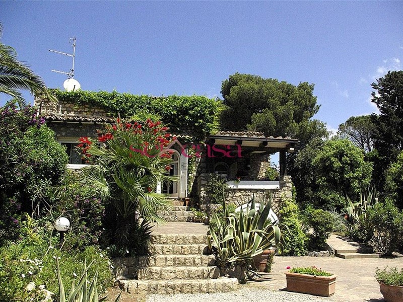 Villa in Vendita a Orbetello, 1'800'000€, 260 m²