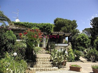 Villa in Vendita a Orbetello, 1'800'000€, 260 m²