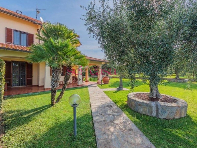 Casa Indipendente in Vendita a Grosseto, 550'000&euro;, 210 m²