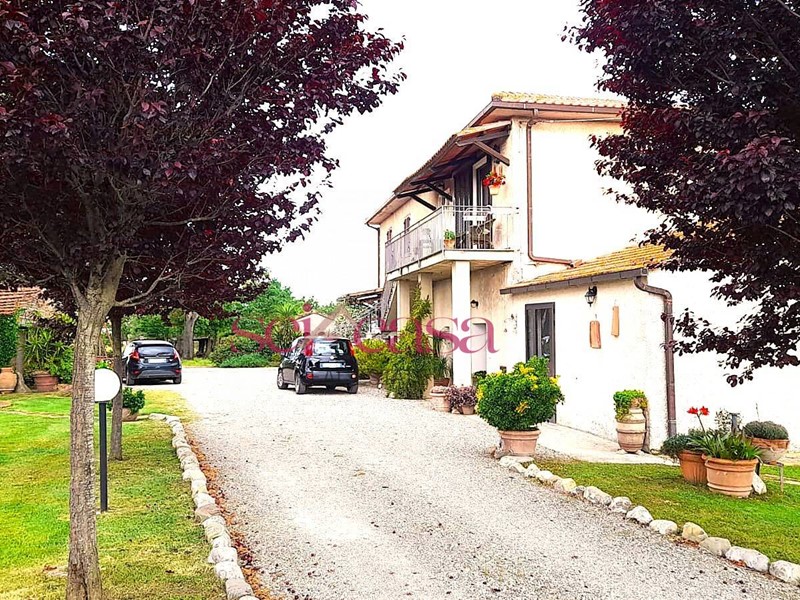 Rustico in Vendita a Campagnatico, 550'000€, 400 m²
