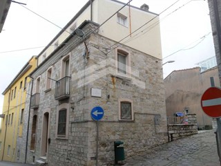 Trilocale in Vendita a Guardialfiera, 27'000€, 113 m²