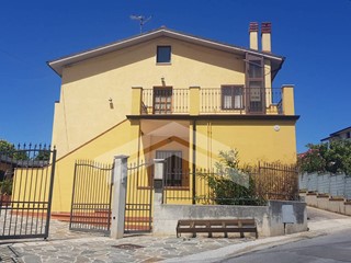 Trilocale in Vendita a Campobasso, 80'000€, 80 m²