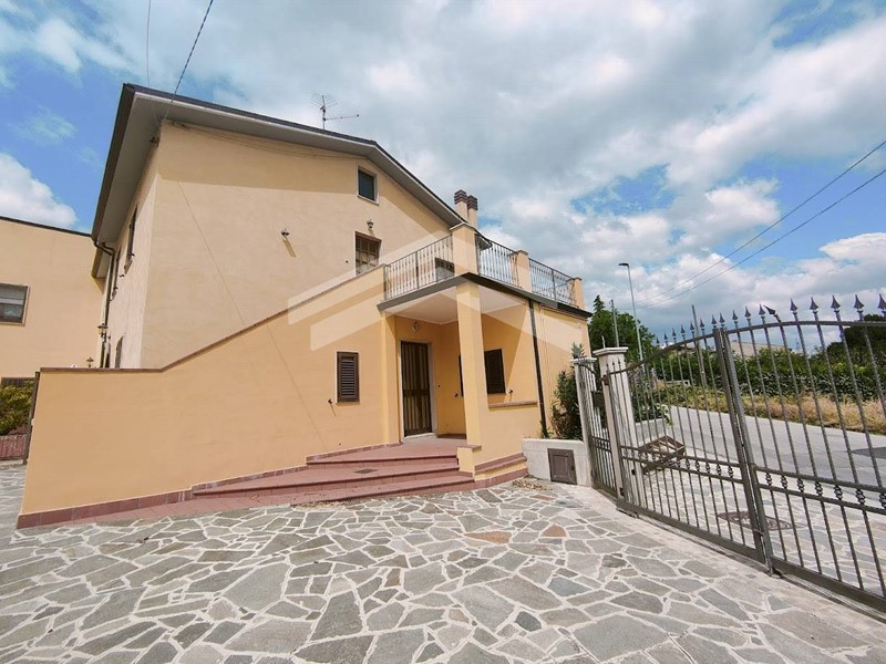 Appartamento in Vendita a Campobasso, 165'000€, 170 m²