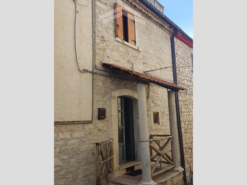 Quadrilocale in Vendita a Vinchiaturo, 40'000€, 97 m²