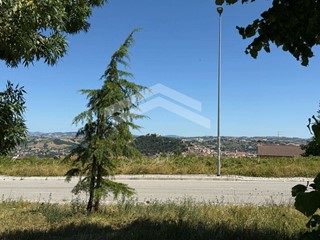 Terreno edificabile in Vendita a Campobasso, 180'000€, 2500 m²