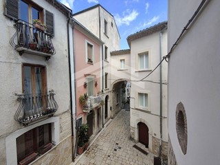 Trilocale in Vendita a Campobasso, 68'000€, 80 m²