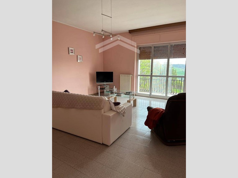 Casa Semi Indipendente in Vendita a Guardialfiera, 170'000€, 297 m²