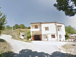 Villa in Vendita a Campobasso, 270'000€, 236 m²