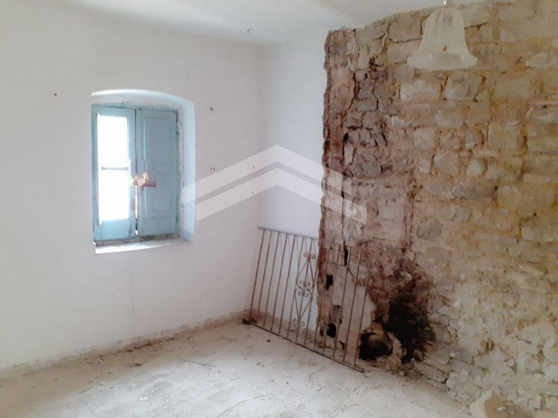 Trilocale in Vendita a Guardialfiera, 15'000€, 85 m²