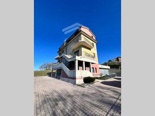 Trilocale in Vendita a Campobasso, 65'000€, 80 m²