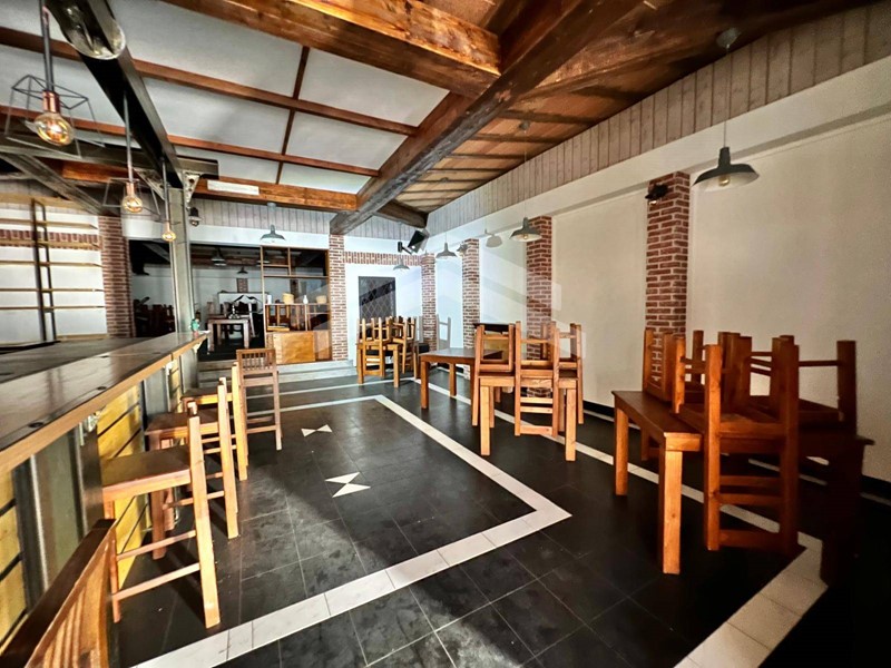 Immobile commerciale in Affitto a Campobasso, 1'300€, 200 m²