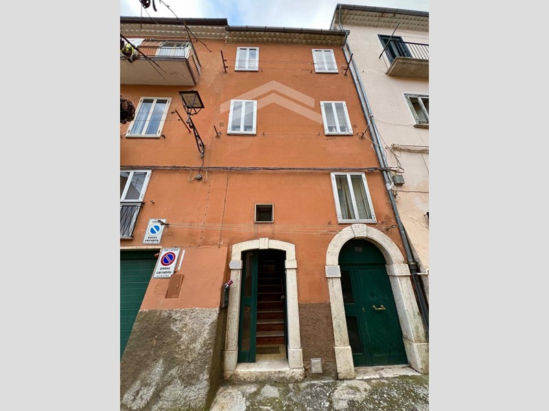 Appartamento in Vendita a Campobasso, 55'000€, 120 m²