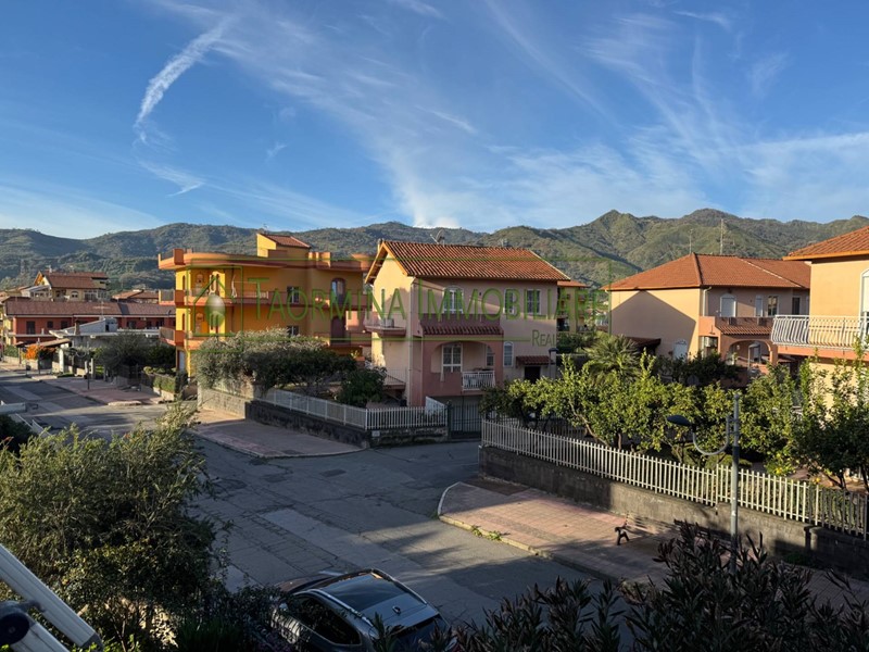 Appartamento in Vendita a Gaggi, 65'000€, 90 m²