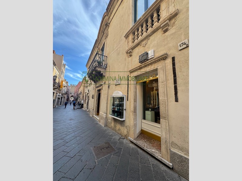 Negozio in Affitto a Taormina, 50 m²