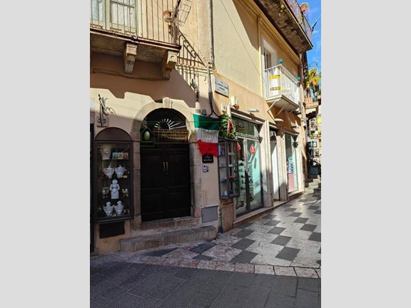 Appartamento in Vendita a Taormina, 80 m²
