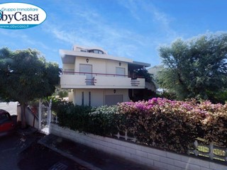 Villa in Vendita a Santa Marinella, 309'000€, 220 m²