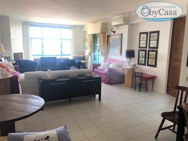 Appartamento in Affitto a Santa Marinella, 600€, 190 m²