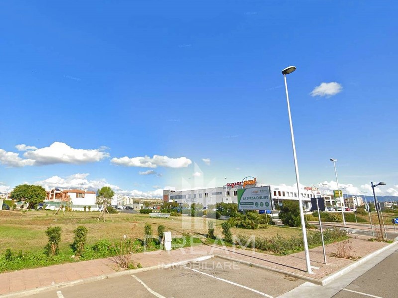 Immobile commerciale in Vendita a Quartu Sant'Elena, 150'000&euro;, 125 m²