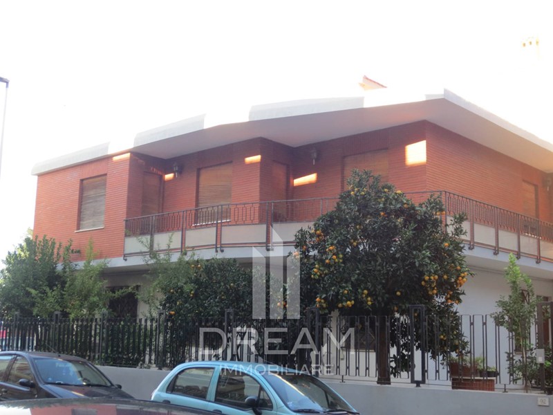 Casa Semi Indipendente in Vendita a Quartu Sant'Elena, 239'000&euro;, 185 m²