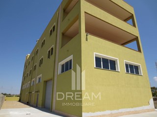 Ufficio in Affitto a Selargius, 1'500€, 262 m²