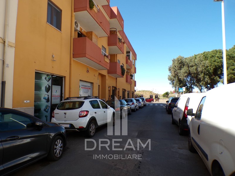 Immobile commerciale in Vendita a Quartu Sant'Elena, 105'000&euro;, 75 m²
