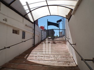 Immobile commerciale in Vendita a Quartu Sant'Elena, 295'000&euro;, 605 m²