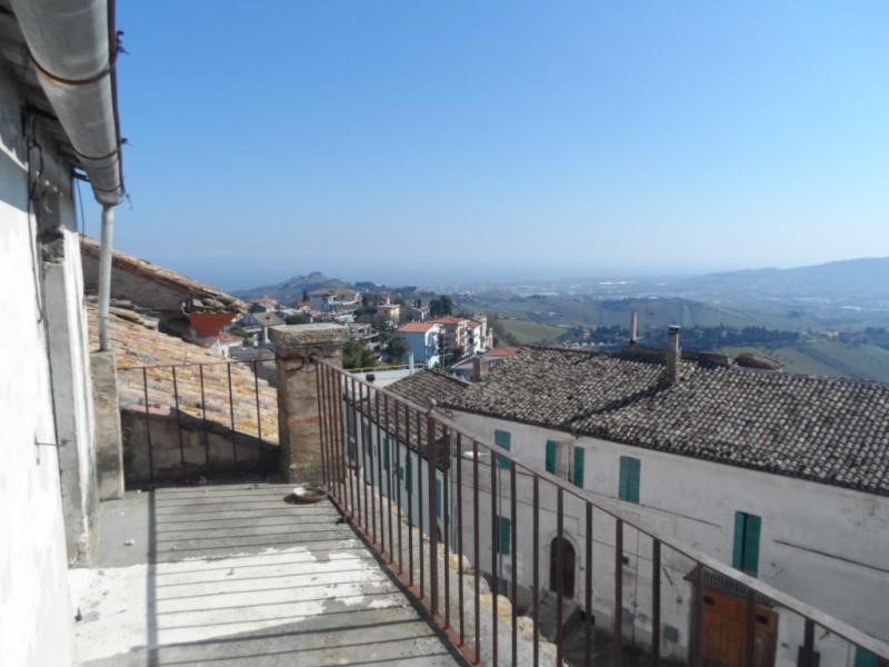 Casa Indipendente in Vendita a Monteprandone, 460 m²