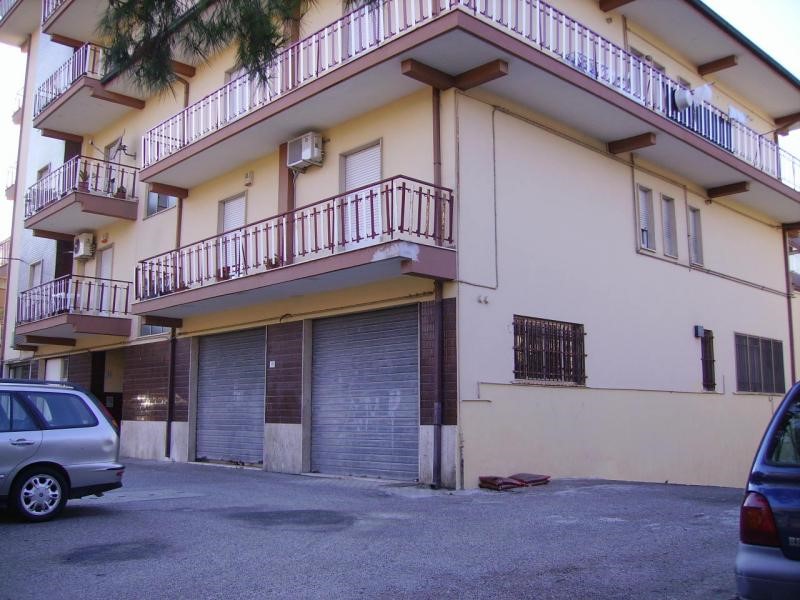 Immobile commerciale in Vendita a San Benedetto del Tronto, 220'000€, 120 m²