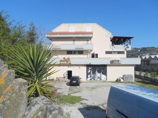 Casa Indipendente in Vendita a San Benedetto del Tronto, 600 m²