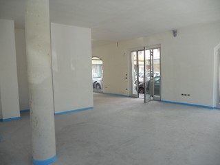 Immobile commerciale in Vendita a San Benedetto del Tronto, 353'000€, 67 m²