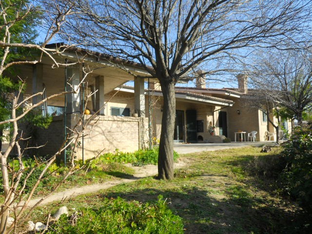 Villa in Vendita a Monteprandone, 300 m²