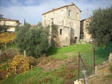 Rustico in Vendita a Monteprandone, 110'000€, 140 m²