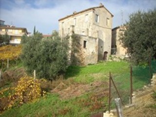 Rustico in Vendita a Monteprandone, 110'000€, 140 m²