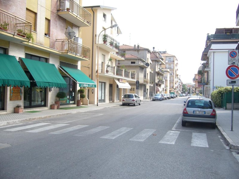 Immobile commerciale in Vendita a San Benedetto del Tronto, 100'000€, 41 m²