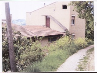 Rustico in Vendita a Carassai, 275'000€, 290 m²