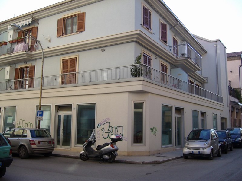 Immobile commerciale in Vendita a San Benedetto del Tronto, 270 m²