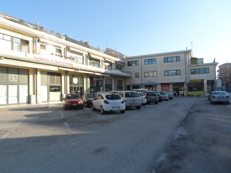 Ufficio in Vendita a San Benedetto del Tronto, 100'000€, 65 m²